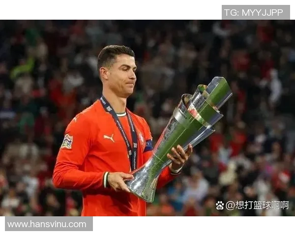 如今的足球明星小罗如何在绿茵场上书写传奇与荣耀 如今的足球明星小罗如何在绿茵场上书写传奇与荣耀